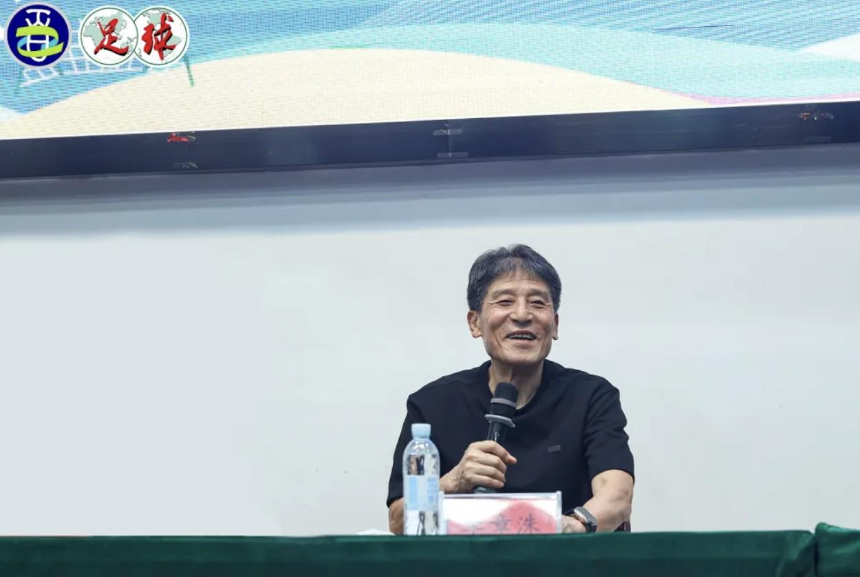 当来自成都, 在讲座中, 浓厚兴趣