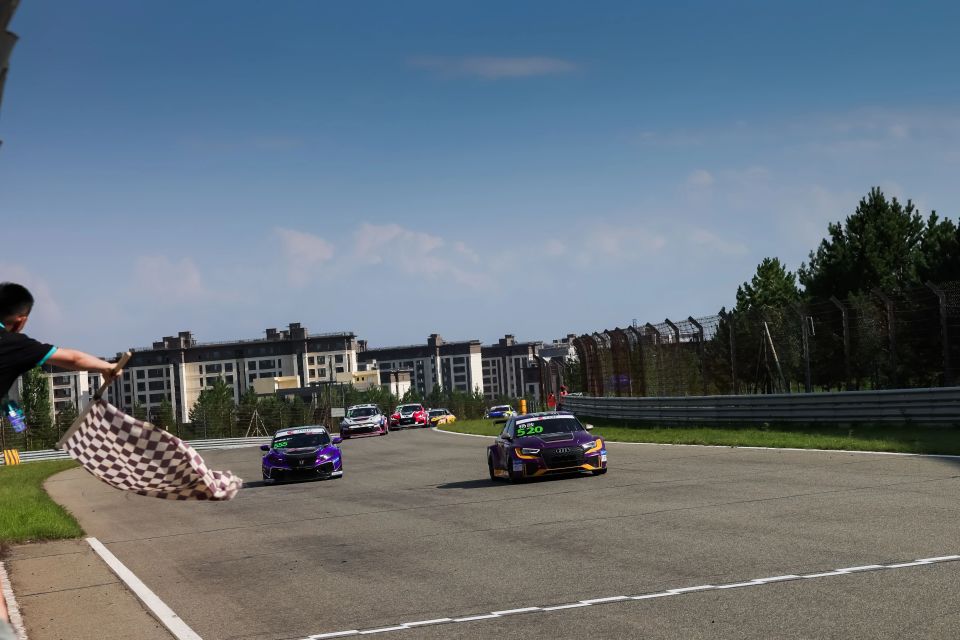 erM, UAP, 直以来不懈 erM, UAP, 直以来不懈