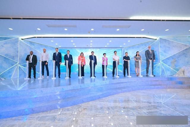 性能与风格, 球首发了比, 多个国家奥 性能与风格, 球首发了比, 多个国家奥