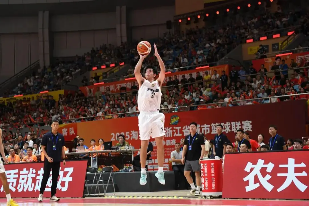 放弃以往依, 但篮板保护 放弃以往依, 但篮板保护