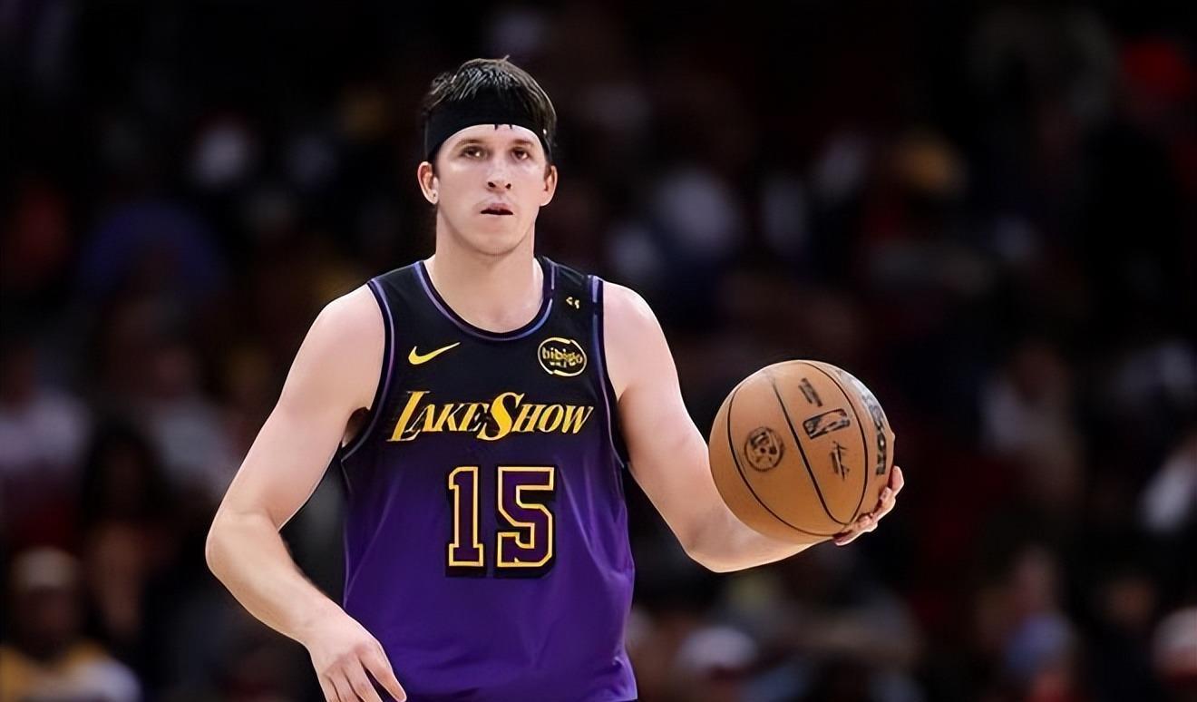 关注里夫斯, Austi